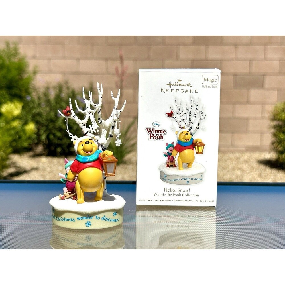 Hallmark HELLO SNOW Disney Winnie the Pooh Collection Magic Ornament Light Sound
